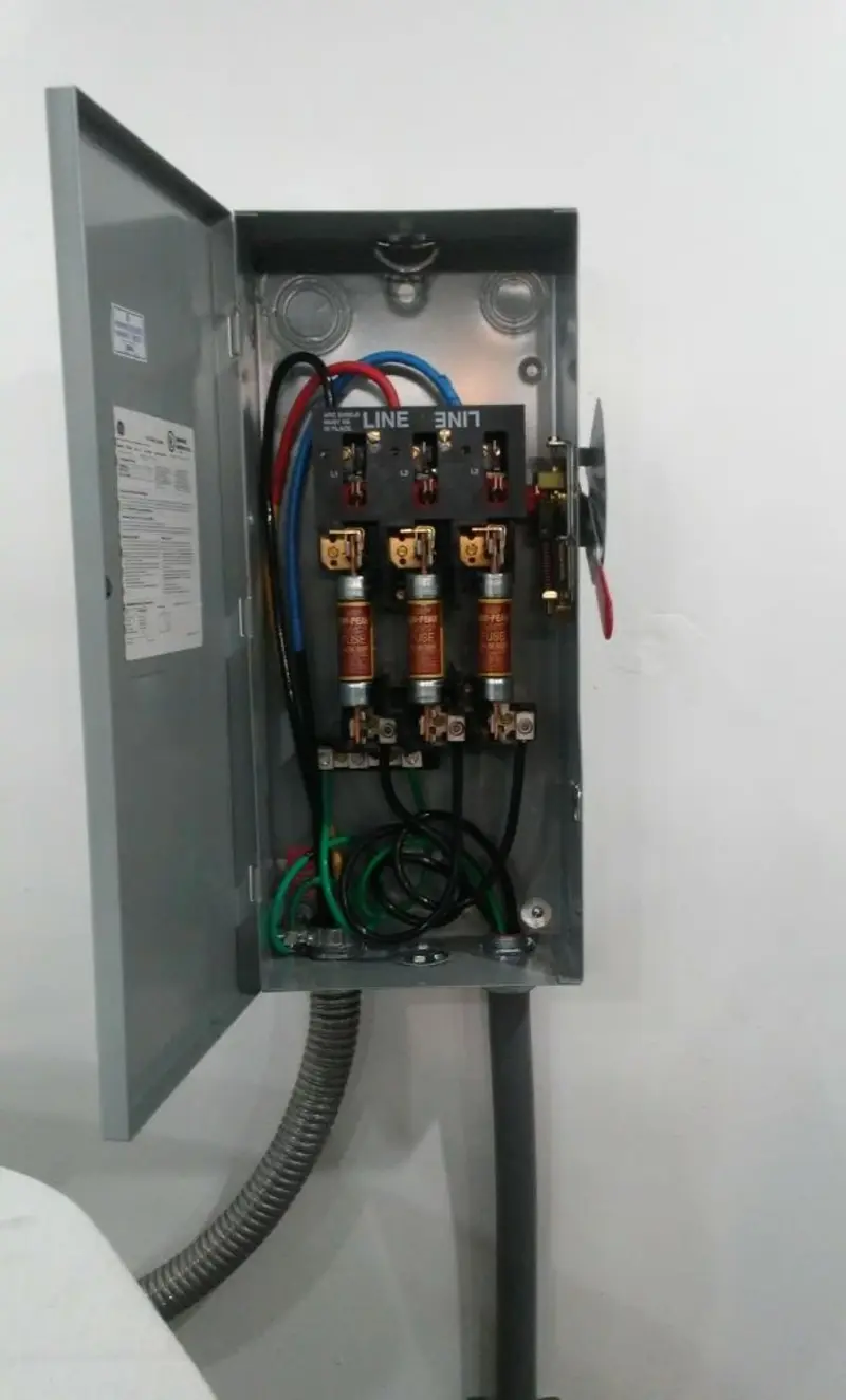 Three-phase disconnect switch installed for Smoke Detector Installation in Murphy